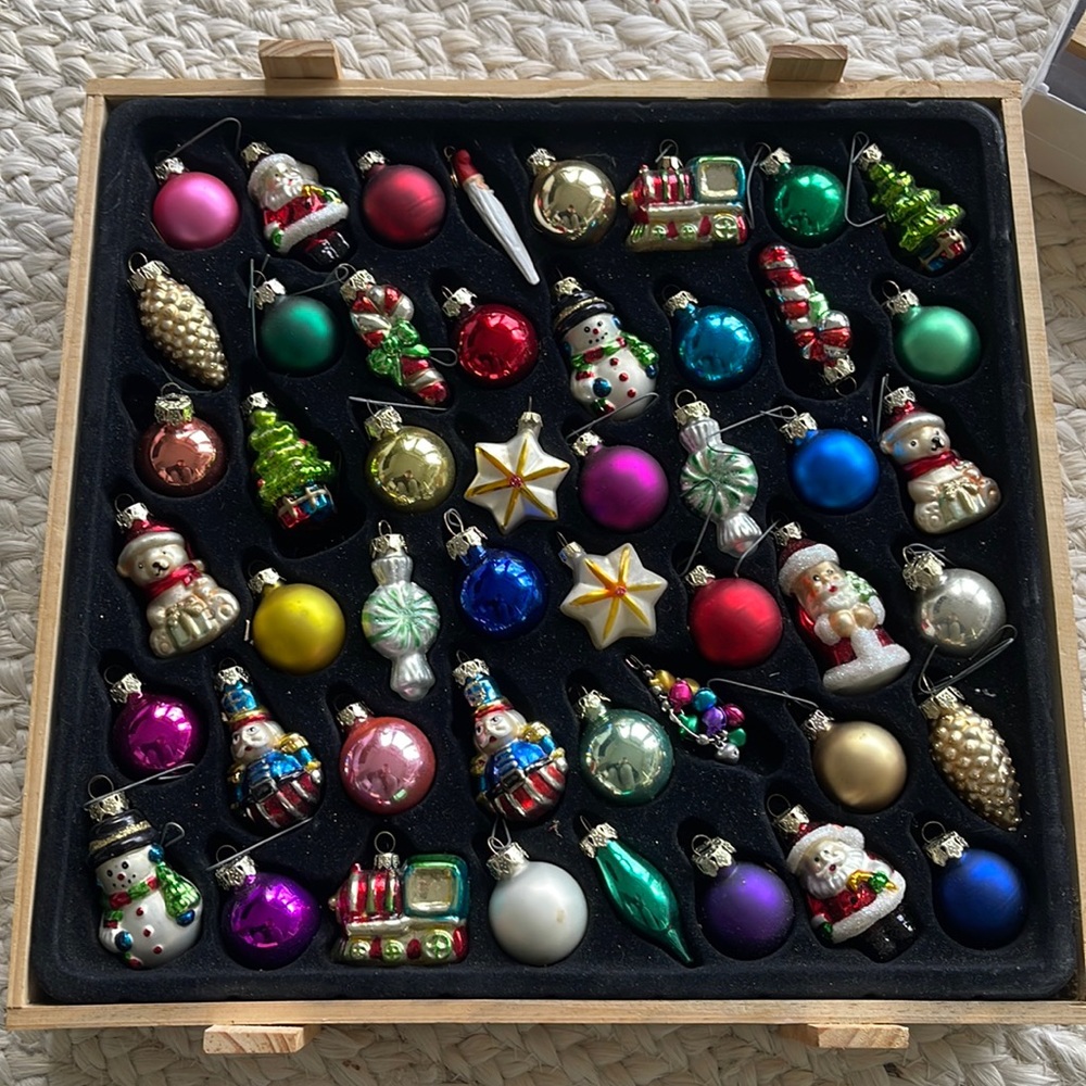 Vintage Ornament Set